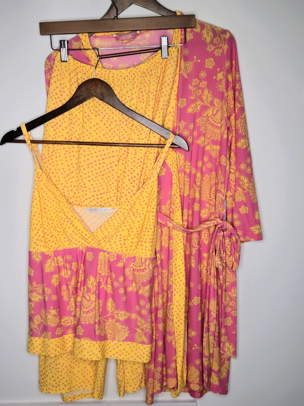 RARE! California Dynasty Soft 3-Piece Pajama Set Robe Cami & Pants Pink Yellow M